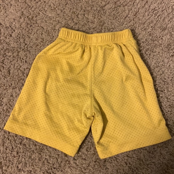 Nike shorts - Picture 2 of 2